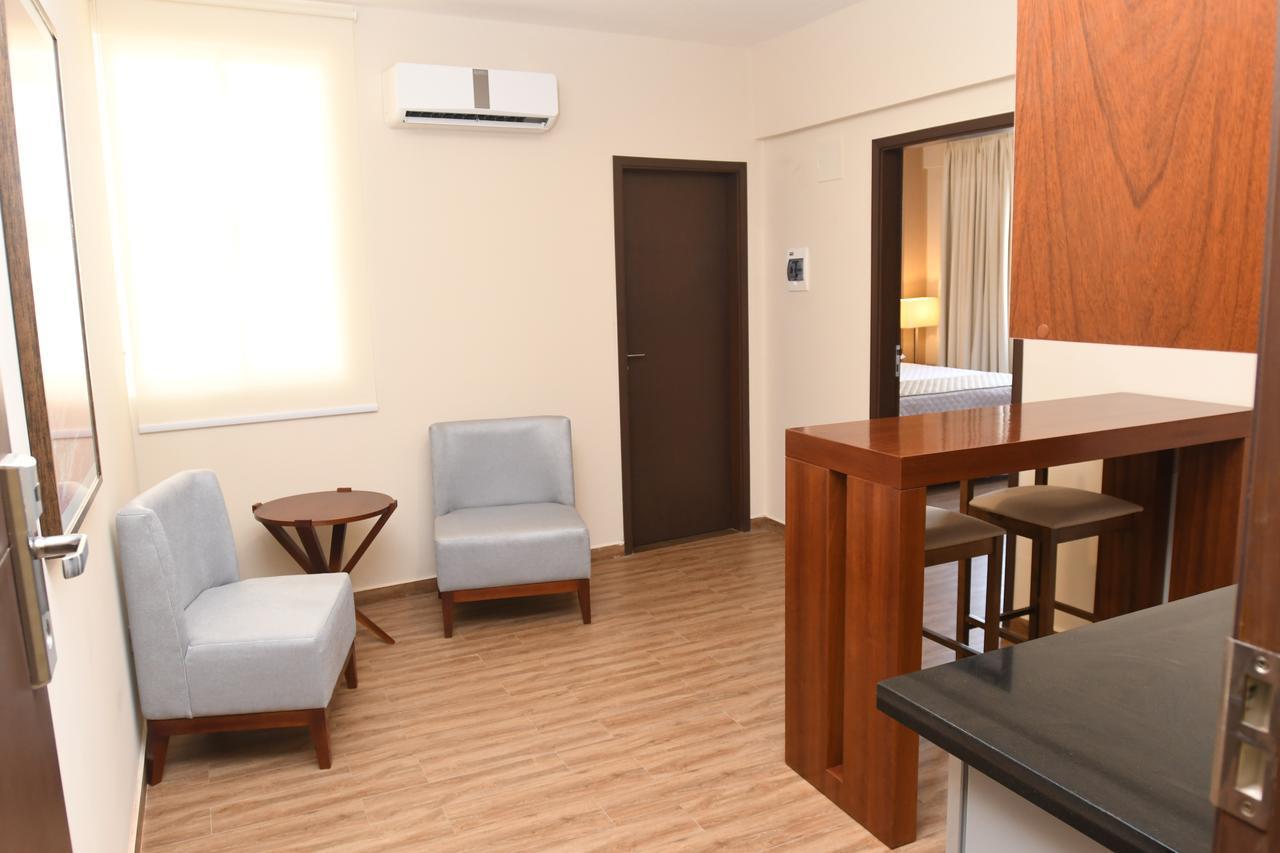 Taos Apart Hotel Santa Cruz de La Sierra Buitenkant foto