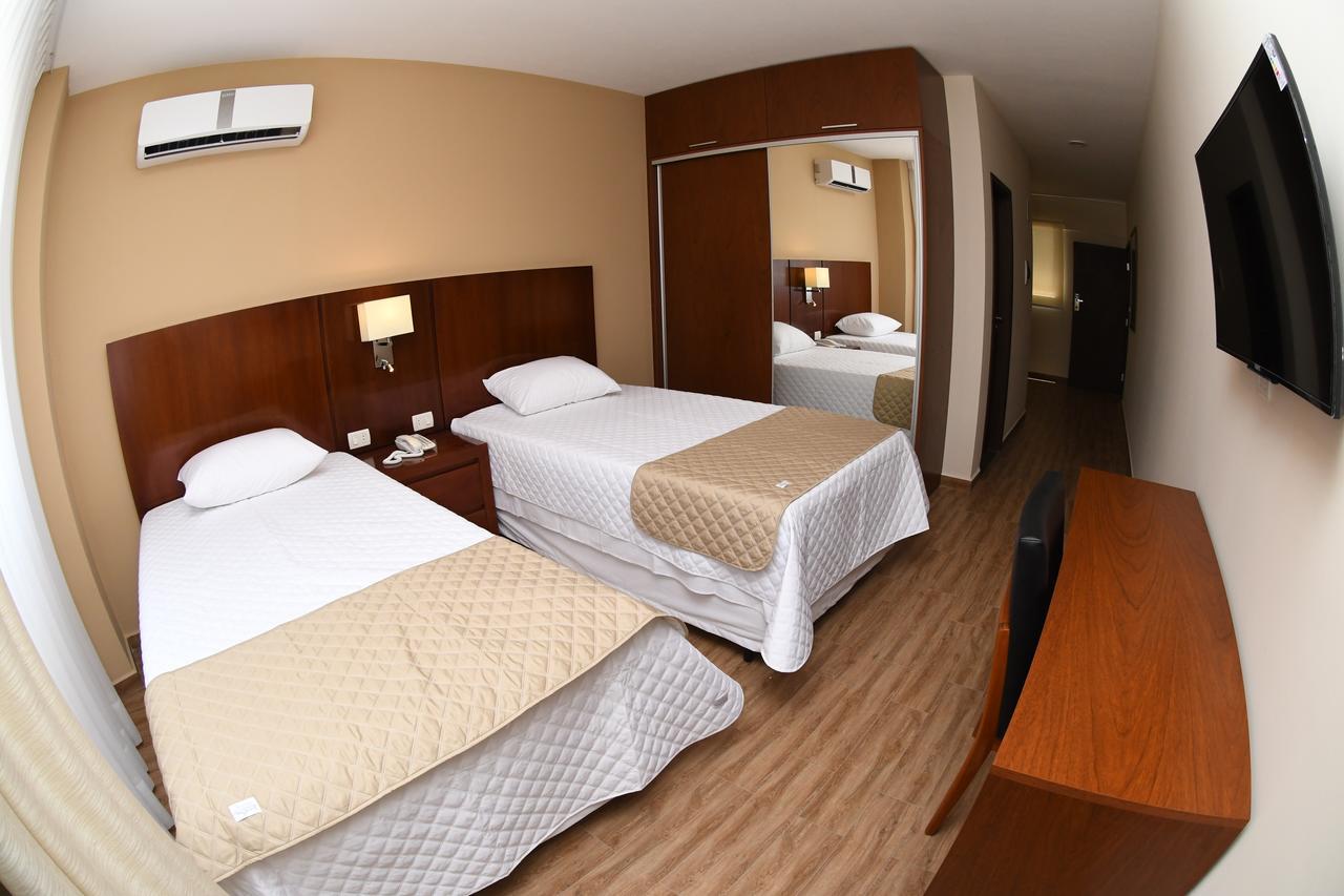 Taos Apart Hotel Santa Cruz de La Sierra Buitenkant foto