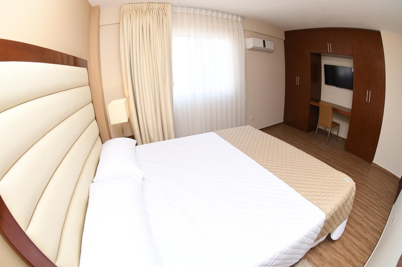Taos Apart Hotel Santa Cruz de La Sierra Buitenkant foto