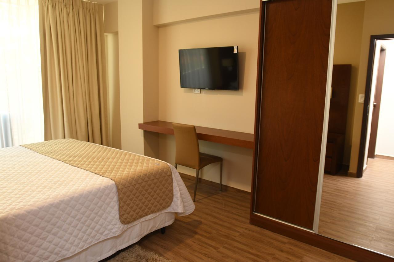 Taos Apart Hotel Santa Cruz de La Sierra Buitenkant foto